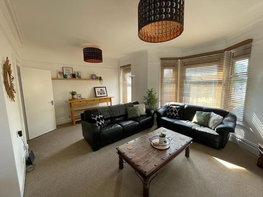 3 Bed Flat Near To Cardiff And Cardiff Bay Exterior foto