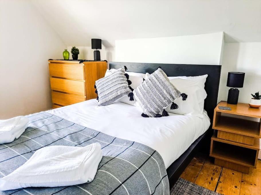 3 Bed Flat Near To Cardiff And Cardiff Bay Exterior foto
