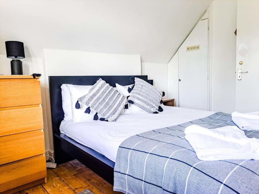 3 Bed Flat Near To Cardiff And Cardiff Bay Exterior foto